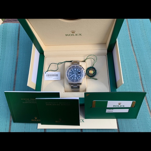 Rolex Submariner Date 116610LN Complete Set - Picture 5 of 8